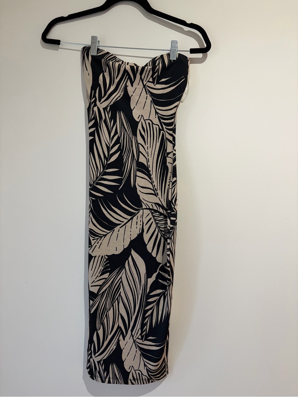 Windsor Black and Cream Tropical Vacation Beach Strapless Tube fitted Midi Dress